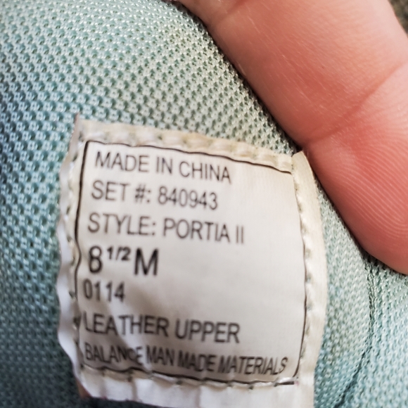 Brand new 8.5 women cabelas - Picture 9 of 9